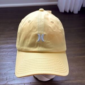 Hurley Mom Iconic Hat, snap back six panel vented,button top,embroidered logo